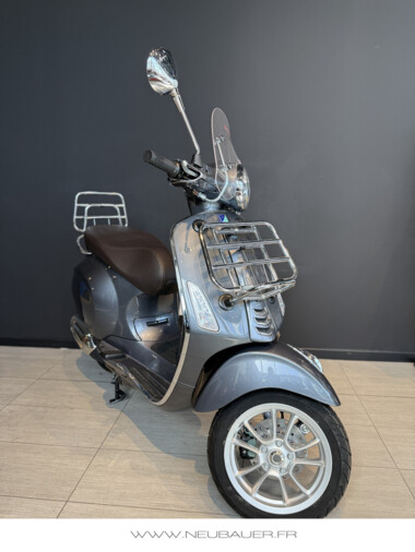 VESPA PRIMAVERA 125